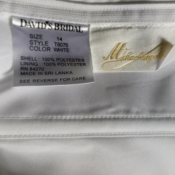 EUC David's Bridal strapless wedding dress by Michaelangelo - 14 - Picture 11 of 11